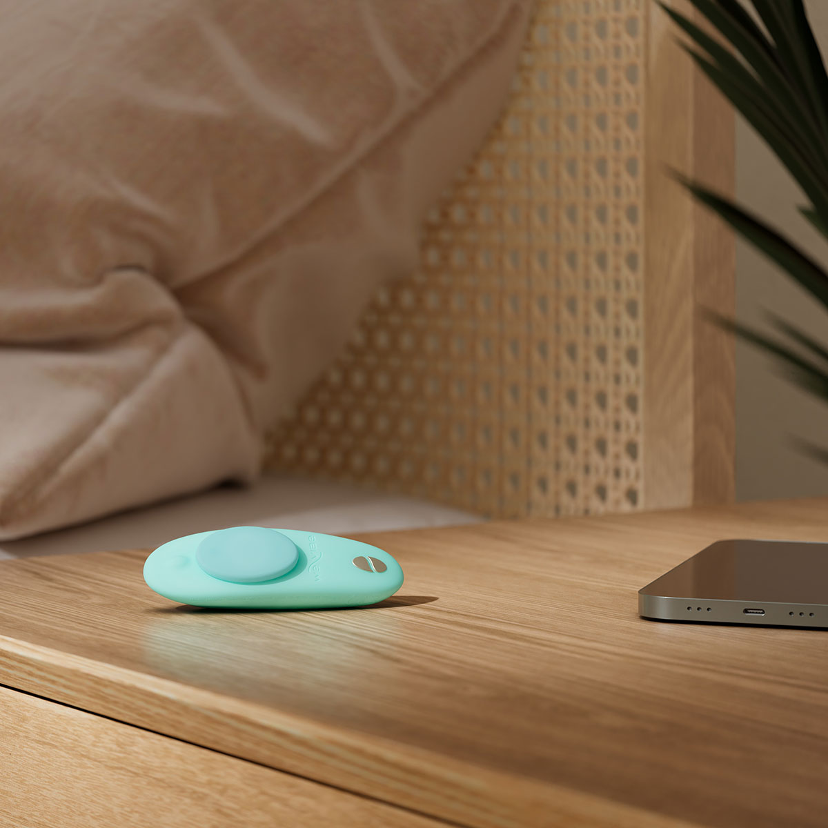 We-Vibe® Moxie+ - Wearable Clitoral Vibrator – Aqua