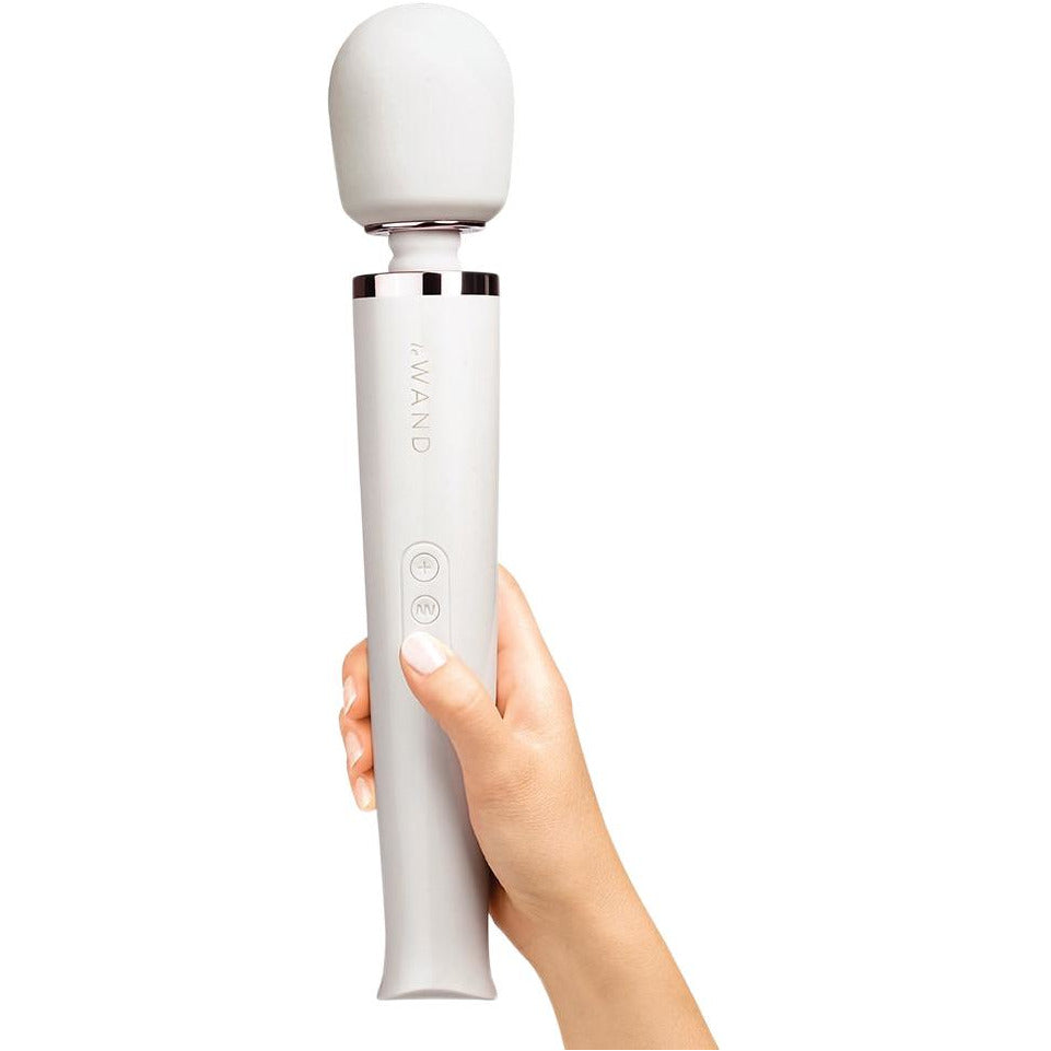 Le Wand Rechargeable Massager – Pearl White